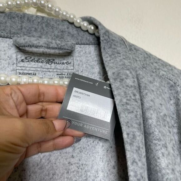 Eddie Bauer Sleepwear 2XL Robe Soft Fleece Gray Long Wrap Tie Pockets Womens - Picture 7 of 13